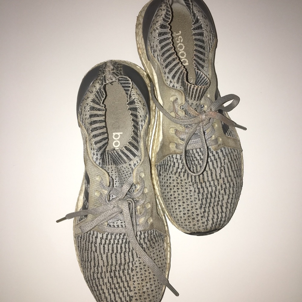 Boost Shoes - Picture 2 of 4